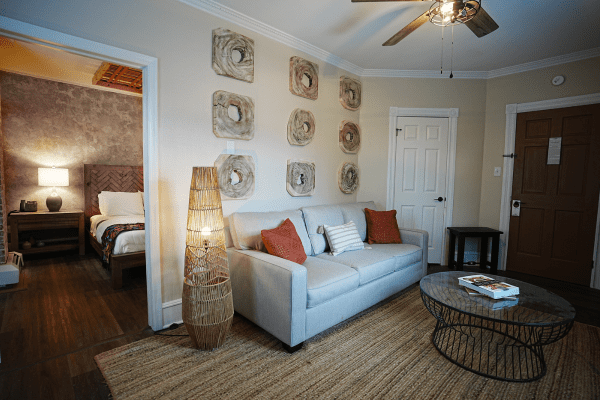 Cozy sitting area in Progresso Panorama suite at La Posada Milford hotel