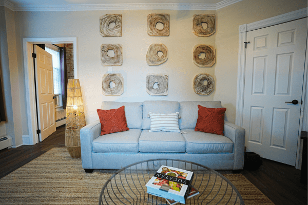 Spacious living room in Progresso Panorama suite at La Posada Milford hotel