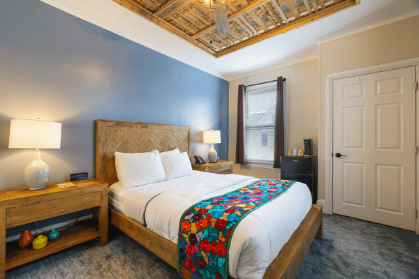 Image of hotel room at La Posada hotel in Milford pennsylvania