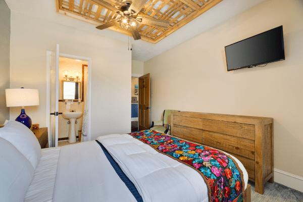 Image of Queen Bed in Hotel Room in MIlford PA at La Posada